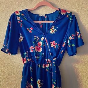 COPY - Floral Tie-Around Blouse 💙